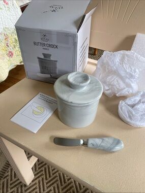 Zulay Marble Butter Crock with Spreader - White Marble
